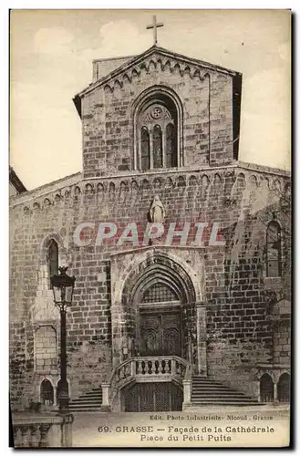 Ansichtskarte AK Grasse Facade de la Cathedrale Place du vieux puits