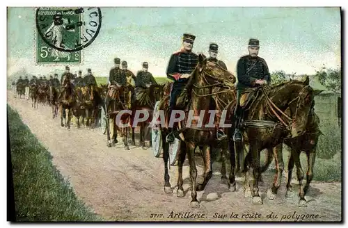 Cartes postales Artillerie Sur la Route du Polygone Militaria Chevaux