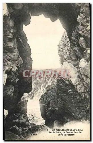 Cartes postales Le Pouliguen Sur la Cote la Grotte percee vers la falaise