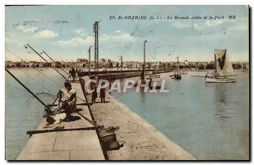 Cartes postales Saint Nazaire LA Grande Jetee et le port Bateaux Pecheurs