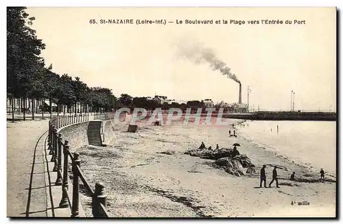 Cartes postales St Nazaire Le Boulevard et la plage vers l entree du port