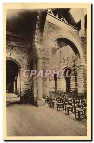 Ansichtskarte AK St Philbert de Grand Lieu Eglise abbatiale carolingienne Grande nef et bas cote vus du croisillo