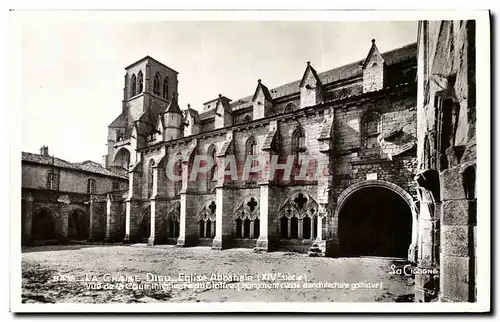 Ansichtskarte AK La Chaise Dieu Eglise Abbatiale Vue de la cour interieure du cloitre