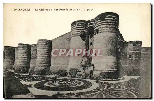 Cartes postales Angers Le Chateau et ses Fosses fleuris