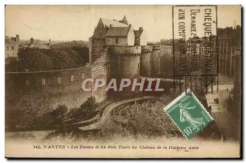 Ansichtskarte AK Nantes Les Douves et les trois Tours du Chateau de la Duchesse Anne
