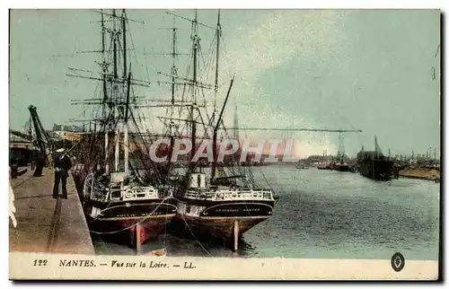 Cartes postales Nantes Vue sur la Loire Bateau