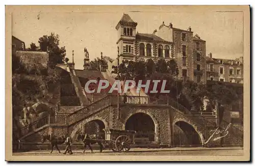 Cartes postales Nantes Escalier des Cent Marches et statue de Sainte Aune