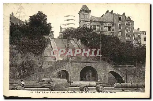 Cartes postales Nantes Escaller des Cent Marches et Statue de Sainte Anne