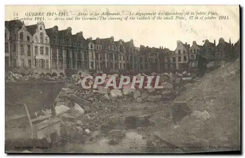 Cartes postales Militaria Arras et les Allemands Le Degagement des Decombres de la Petite Place