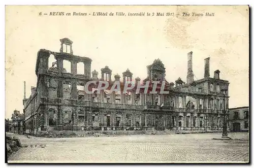 Cartes postales Reims en Ruines L Hotel de ville incedie le 3 mai 1917 Militaria