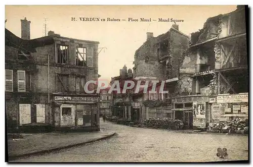 Ansichtskarte AK Verdun en Ruines Place Mazel Pharmacie Militaria