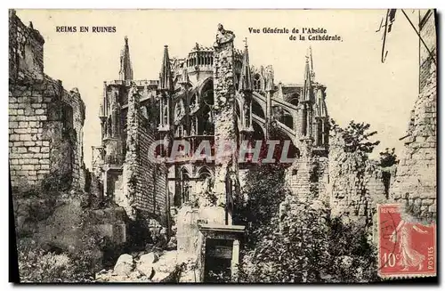 Cartes postales Militaria Reims en ruines Vue generale de l abside de la cathedrale