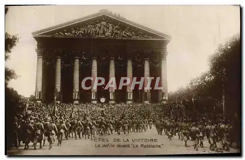 Cartes postales Militaria fetes De La Victoire Le defile devant la Madeleine Paris