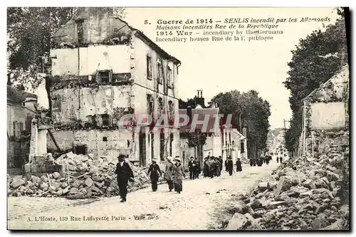 Ansichtskarte AK Militaria Guerre de Senlis ineebdle par les allemands Maisons incediees Rue de la Rebublique