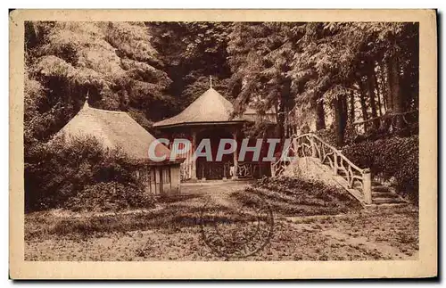 Cartes postales Bagnoles De L Orne La place des Thermes La source