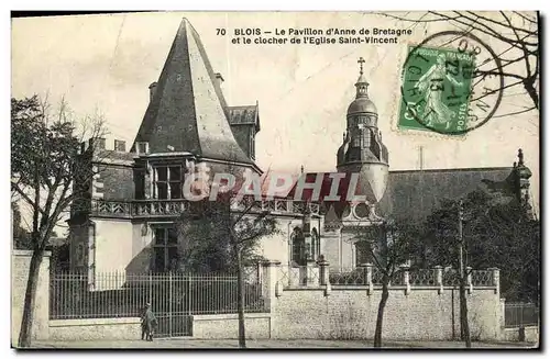 Cartes postales Blois Le Pavillon d Anne de Bretagne et le Clocher de L Eglise Saint Vincent