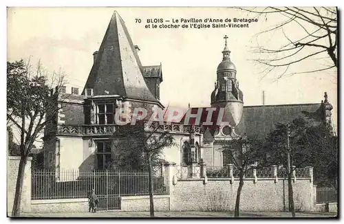 Cartes postales Blois Le Pavillon d Anne de Bretagne et le Clocher de l Eglise