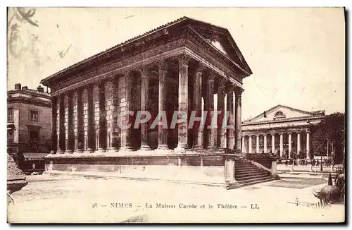 Cartes postales Nimes La Maison Carree et le Theatre