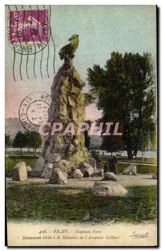 Cartes postales Vichy Nouveau Parc Monument eleve a la Memoire de l Aviateur Gilbert