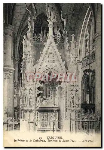 Ansichtskarte AK Treguier Interieur de la Cathedrale Tombeau de Saint Yves