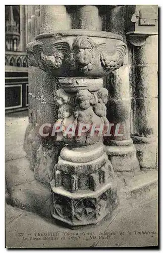 Ansichtskarte AK Treguier Toute La Bretagne Interieur de la cathedrale Le vieux benitier en granit