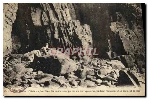 Ansichtskarte AK Cap Frehel Pointe du Jas Une des nombreuses grottes