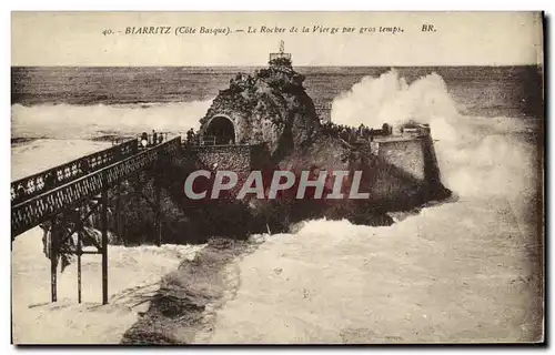 Cartes postales Biarritz Le Rocher de la Vierge par gros temps