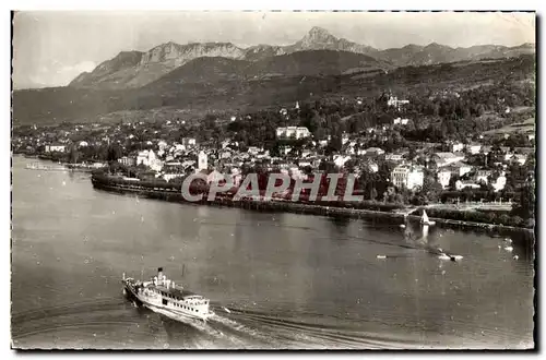 Cartes postales moderne Evian les Bains Gros bateau sur le lac Leman La dent d Oche et les Memises