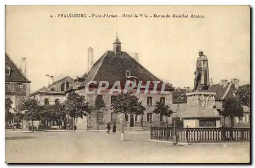 Ansichtskarte AK Phalsbourg Place d Armes Hotel de Ville Statue du Marechal Mouton