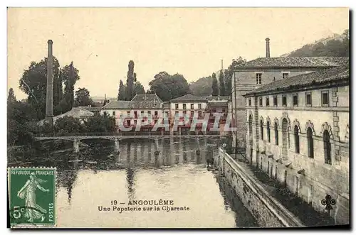 Cartes postales Angouleme Une Papeterie sur la Charente