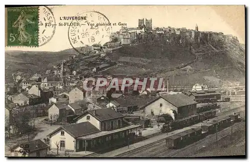 Ansichtskarte AK Saint Flour Vue Generale de la gare Train