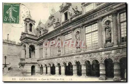 Cartes postales La Rochelle Cour de l Hotel de Ville