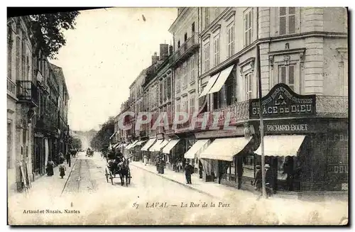 Cartes postales Laval La Rue de la Paix Magasin A la grace de Dieu