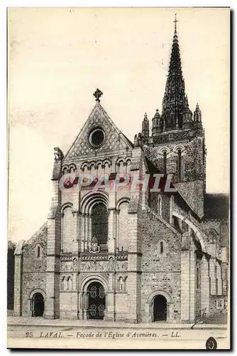 Ansichtskarte AK Laval Facade de l Eglise d Avenieres