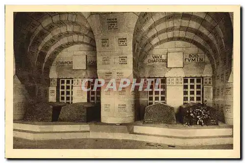 Ansichtskarte AK Cloitre de l Ossuaire de Douaumont Alveoles des tombeaux