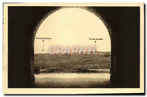 Ansichtskarte AK Ossuaire et Phare de Douaumont Vue prise des Tavannes et Souville Militaria