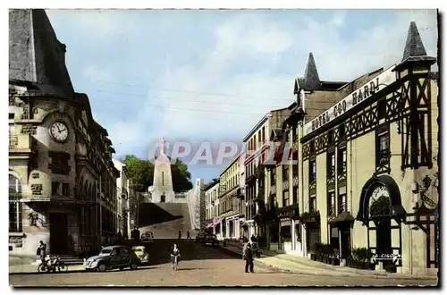 Cartes postales moderne Verdun Avenue et Monument de la Victoire Hotel Coq Hardi