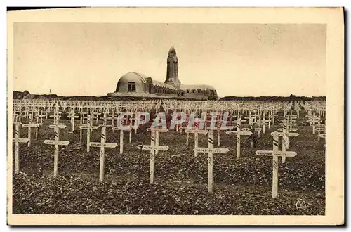 Cartes postales Cimetiere National et Ossuaire de Douaumont Militaria