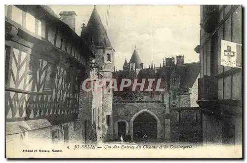 Cartes postales Josselin Une des Entrees du Chateau et la Conciergerie