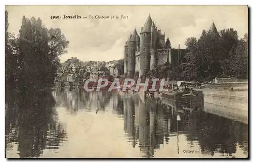 Cartes postales Josselin Le Chateau et le Fort Bateau