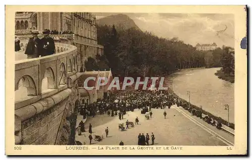 Cartes postales Lourdes La Place de la Grotte et le Gave