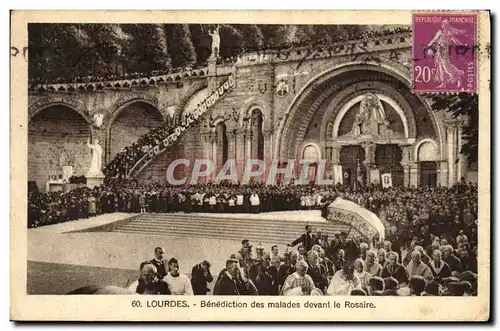 Cartes postales Lourdes Benediction des Malades Devant le Rosaire