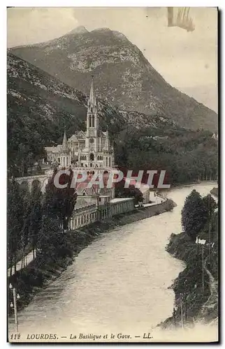 Cartes postales Lourdes La Basilique et le Gave