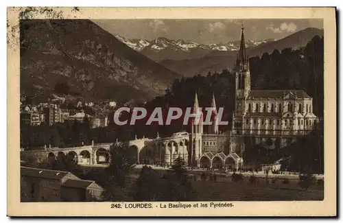 Cartes postales Lourdes La Basilique et les Pyrenees