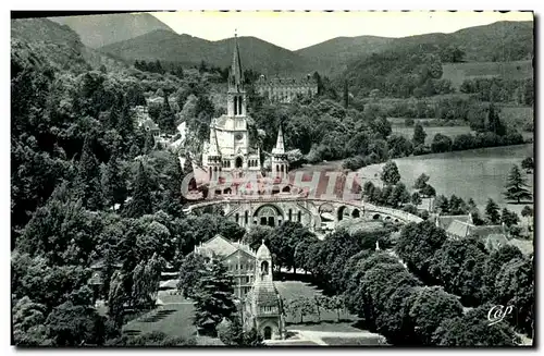 Ansichtskarte AK Lourdes La Basilique et la Monument Interallie