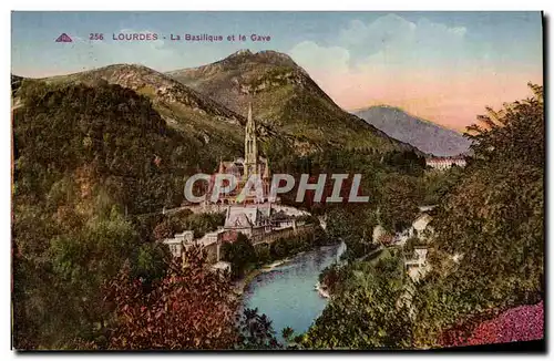 Cartes postales Lourdes La Basilique et le Gave