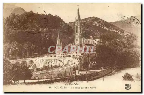 Cartes postales Lourdes La Basilique et le Gave