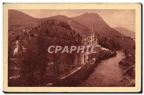 Cartes postales Lourdes La Baslique et le Mounument Interallie
