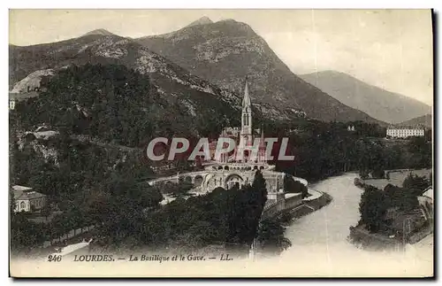 Cartes postales Lourdes La Basilique et le Gave