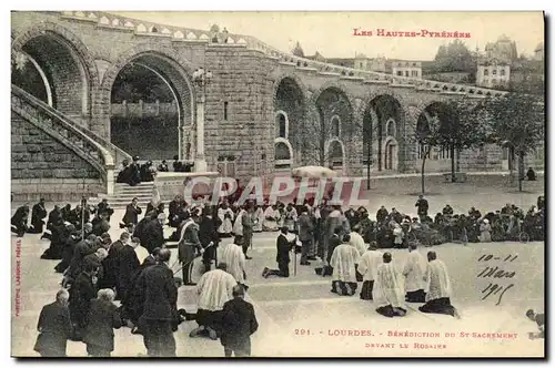 Ansichtskarte AK Lourdes Benediction du St Sacrement devant le rosaire